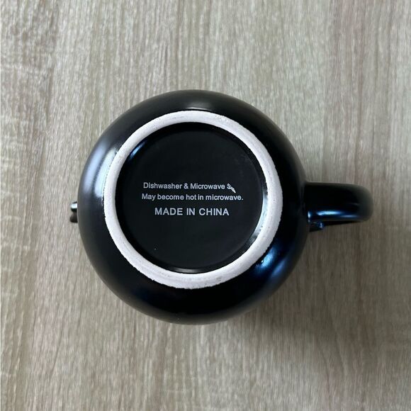 NWOT … Spooky Ceramic “BAT” Mug - Picture 4 of 4